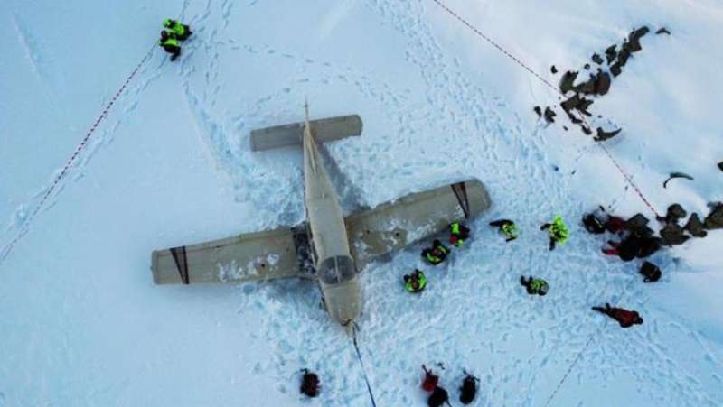 aereo in avaria sulle dolomiti