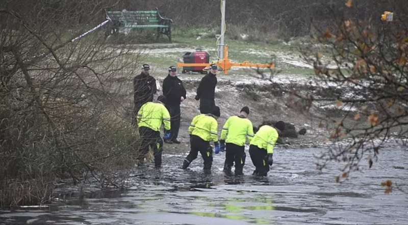 bambini morti nel lago ghiacciato a solihull regno unito 1