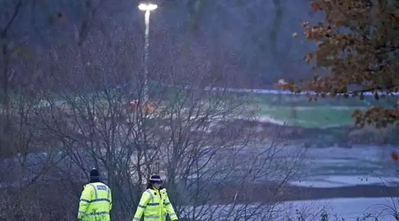 bambini morti nel lago ghiacciato a solihull regno unito