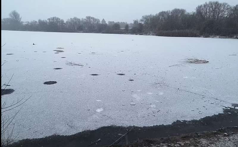 bambini morti nel lago ghiacciato a solihull regno unito 7