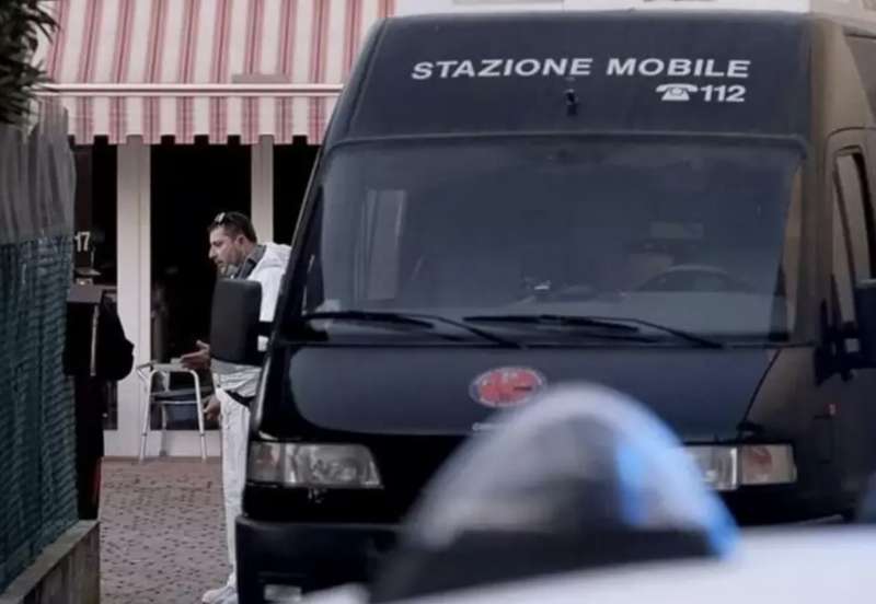 carabinieri a casa di diletta miatello