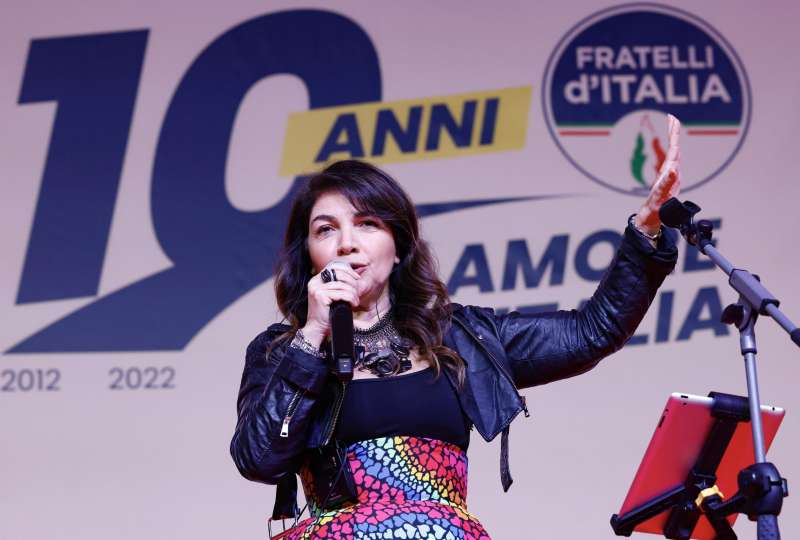 cristina davena alla festa di fratelli d italia 4