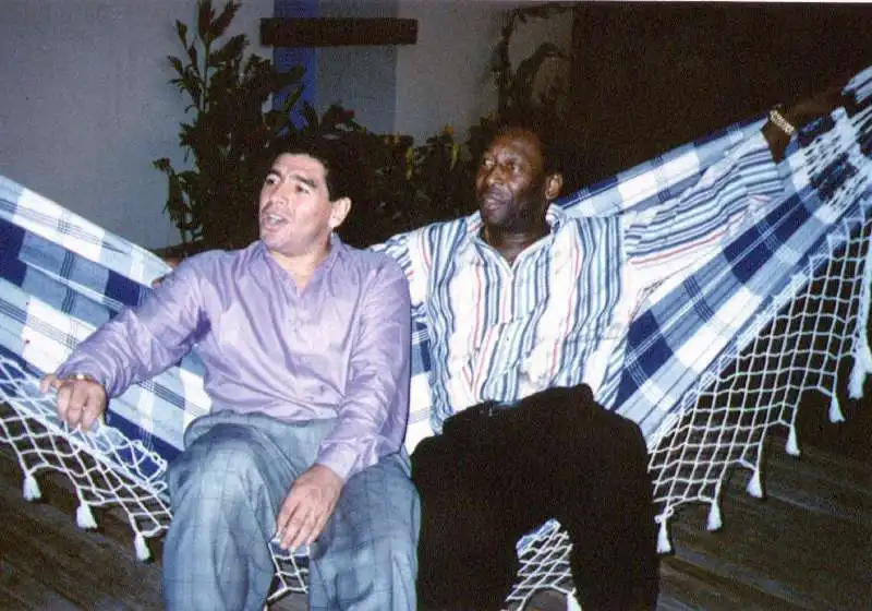 diego armando maradona e pele   