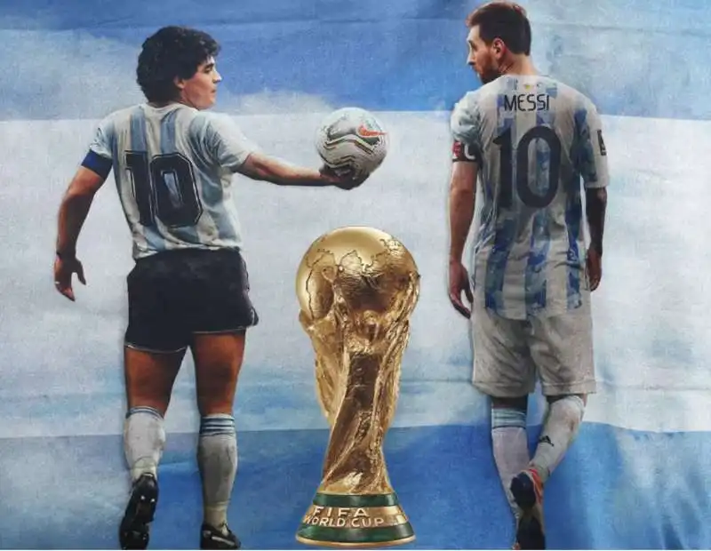 DIEGO MARADONA E LEO MESSI