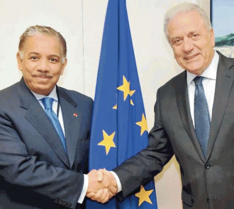 DIMITRIS AVRAMOPOULOS CON L AMBASCIATORE DEL QATAR