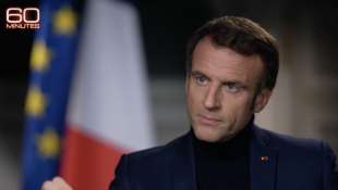 EMMANUEL MACRON INTERVISTATO DALLA CBS