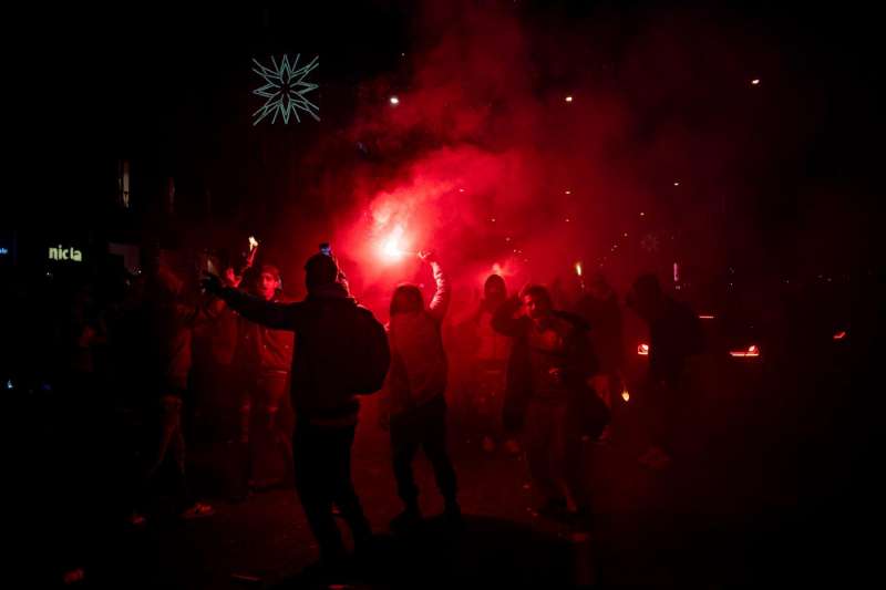 festa dei tifosi del marocco dopo la vittoria contro il portogallo a milano 23