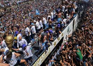 festeggiamenti a buenos aires per la vittoria del mondiale 4