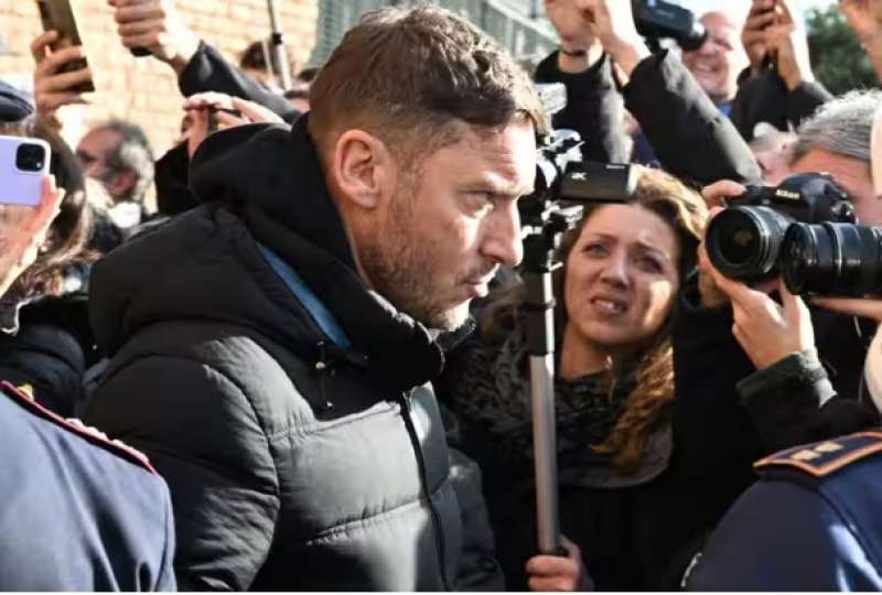 francesco totti funerale di sinisa mihajlovic