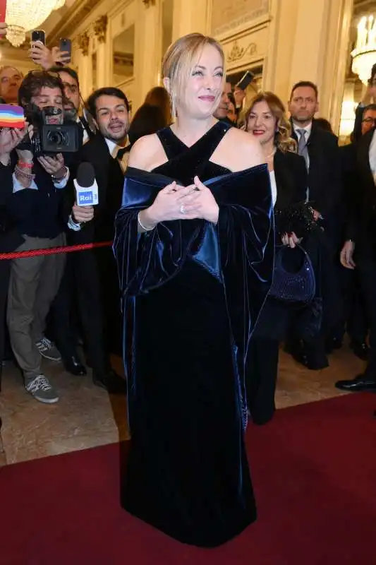 giorgia meloni alla prima della scala 2022   2