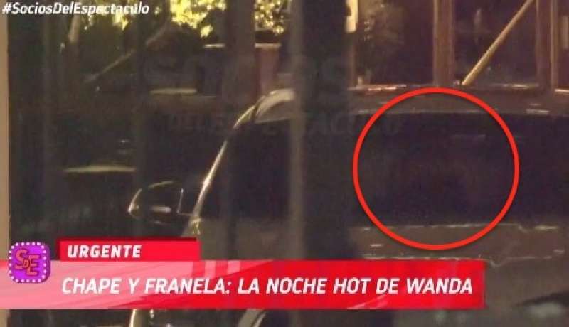 IL BACIO TRA WANDA NARA E L GANTE