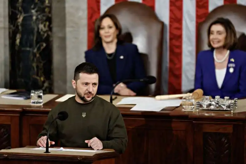 kamala harris nancy pelosi zelensky al congresso americano 2