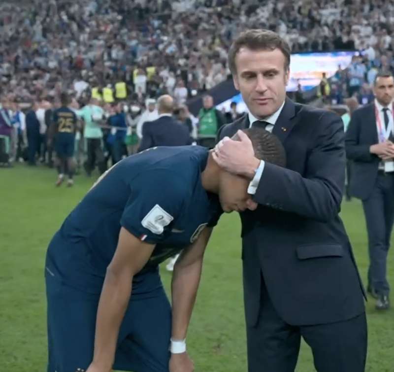 kylian mbappe emmanuel macron 7