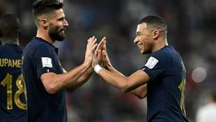 kylian mbappe olivier giroud 1