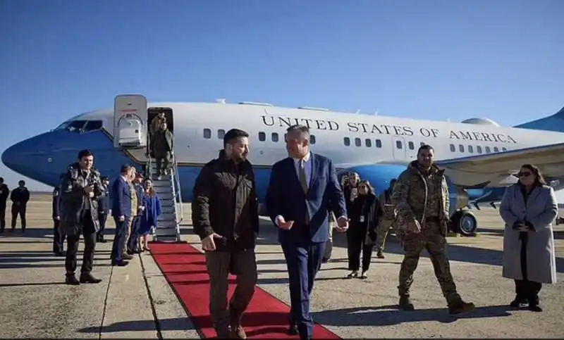 l arrivo di volodymyr zelensky a washington 