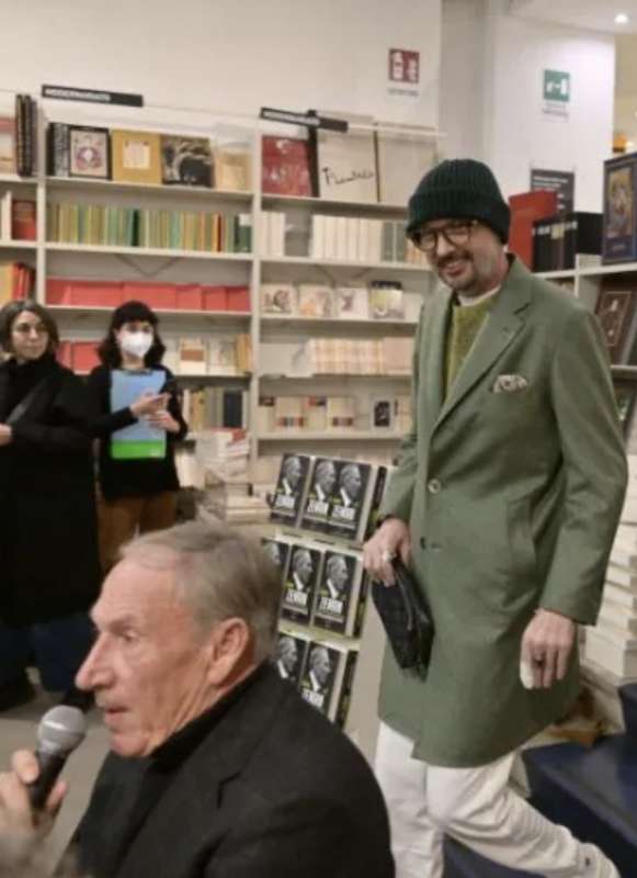 L ULTIMA APPARIZIONE IN PUBBLICO DI SINISA MIHAJLOVIC ALLA PRESENTAZIONE DEL LIBRO DI ZDENEK ZEMAN