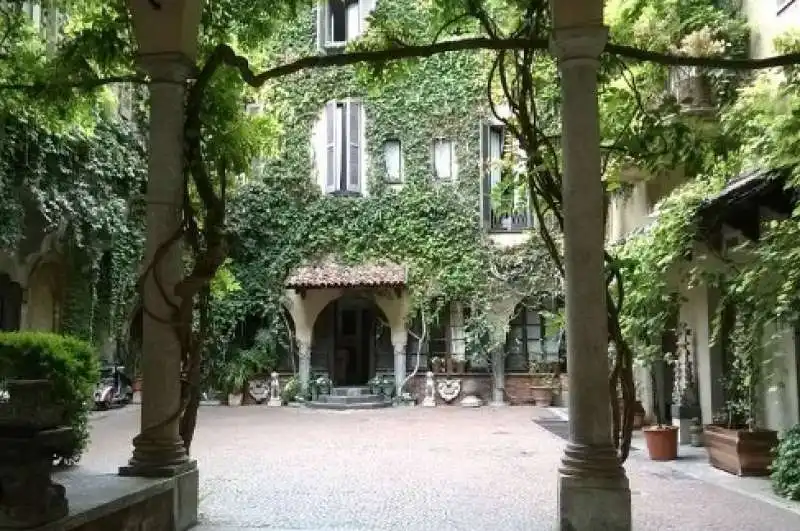 la casa degli atellani 10