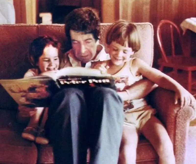 leonard cohen con i figli adam e lorca 