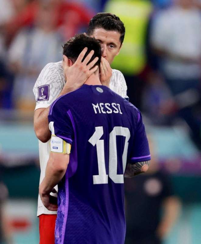 lionel messi robert lewandowski