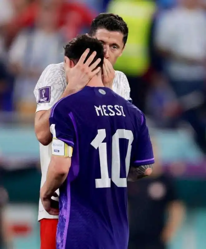 lionel messi robert lewandowski  