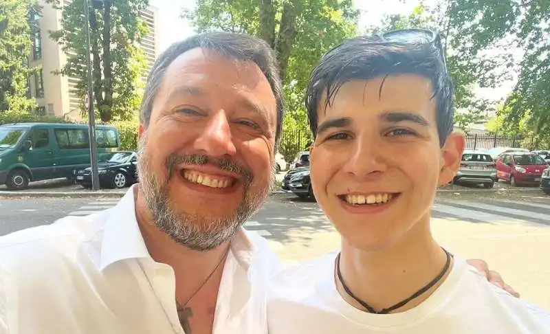 matteo salvini e suo figlio federico 2