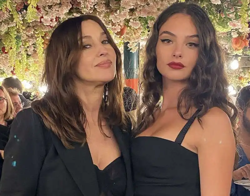 MONICA BELLUCCI CON LA FIGLIA DEVA CASSEL 