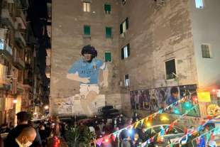 murale del d10s maradona ai quartieri spagnoli 1