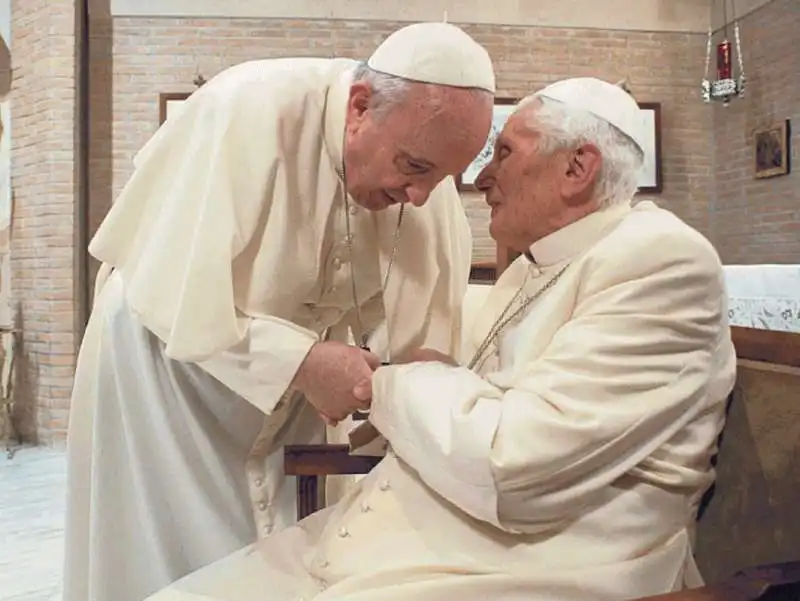 PAPA FRANCESCO E JOSEPH RATZINGER 