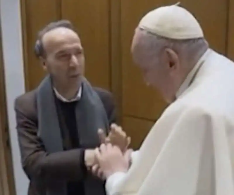 papa francesco roberto benigni 1