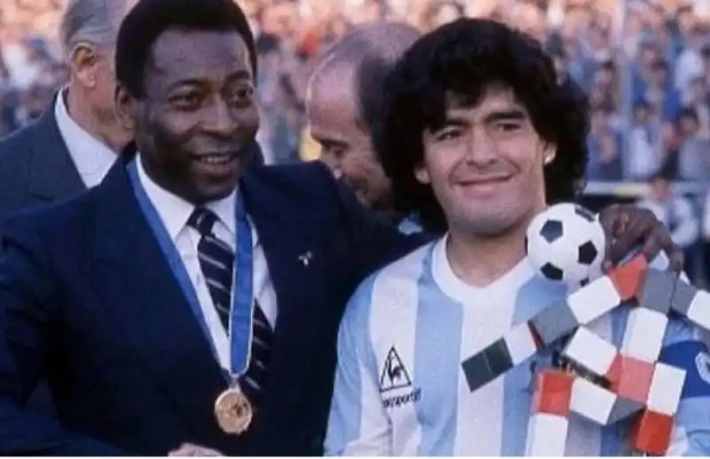 pele e diego armando maradona 