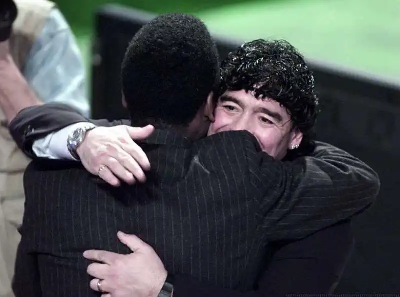 pele e diego armando maradona 