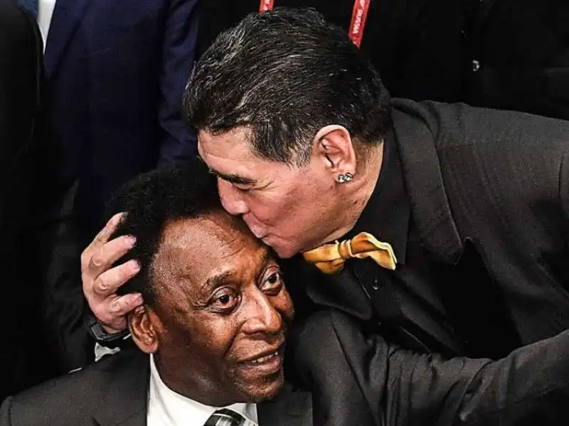 pele e diego armando maradona 2