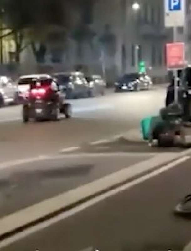 rider investito da una minicar a milano 1