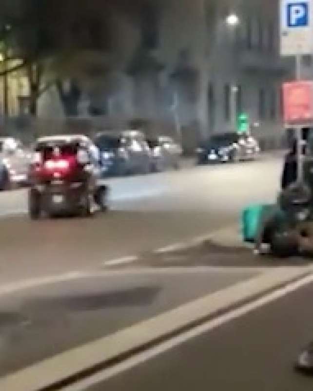 rider investito da una minicar a milano 7