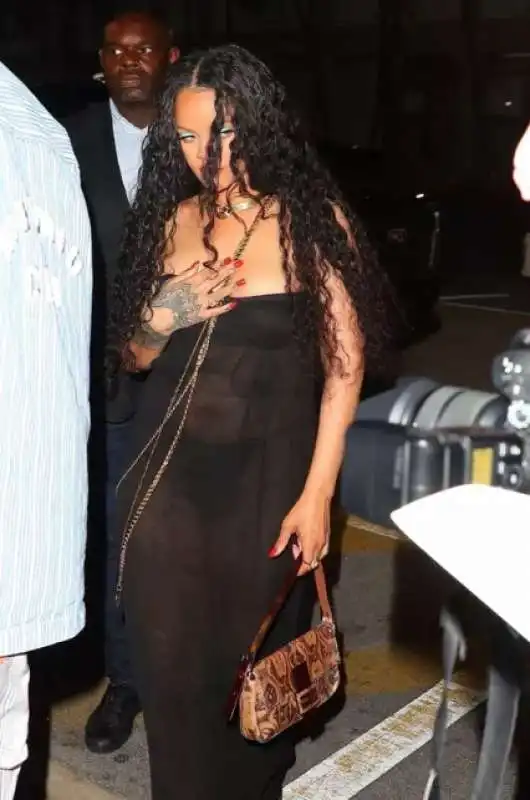 rihanna a miami 3