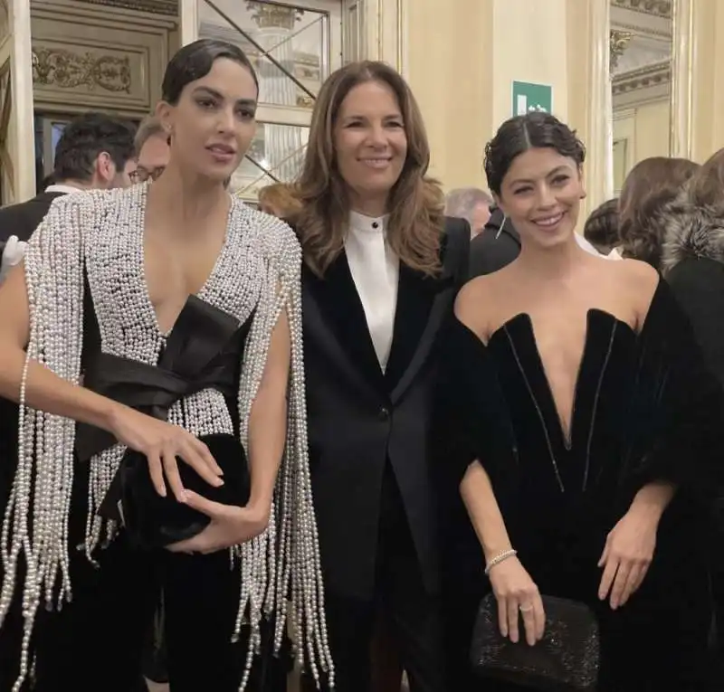 rocio munoz morales   roberta armani   alessandra mastronardi   prima scala 2022 