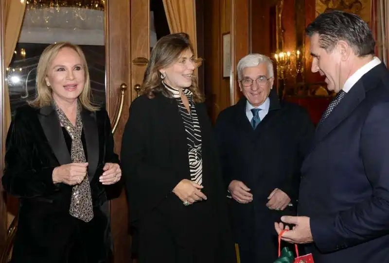 rosanna lambertucci  raffaella e luigi chiariello  mario di cosmo  foto di bacco