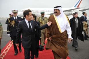 SARKOZY E HAMAD AL THANI