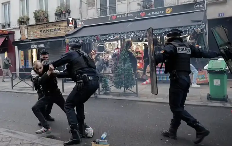 sparatoria al centro culturale curdo ahmet kaya di parigi   5