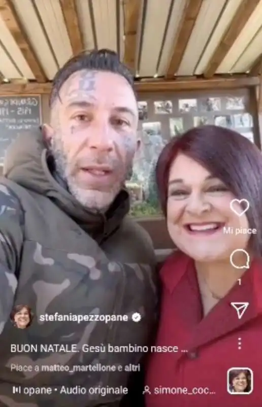 stefania pezzopane con il compagno   auguri di natale 