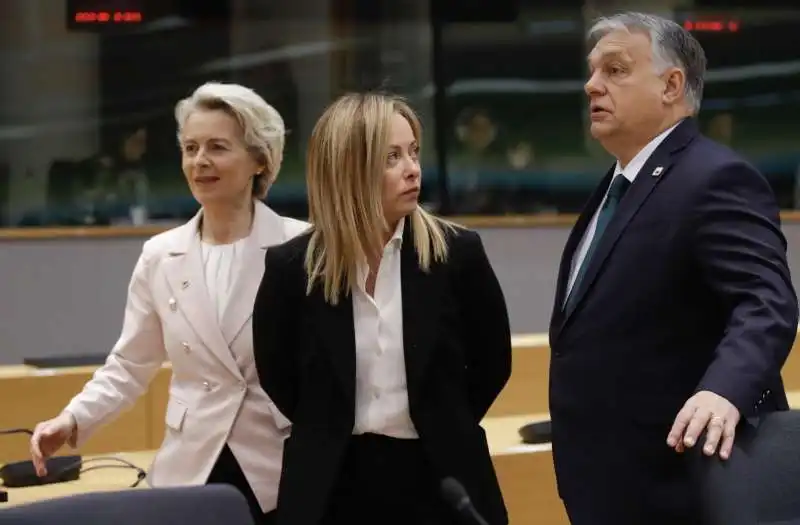 URSULA VON DER LEYEN  GIORGIA MELONI VIKTOR ORBAN - CONSIGLIO EUROPEO 15 DICEMBRE 2022