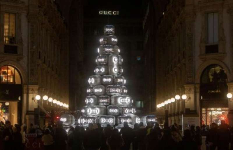 albero di gucci a milano 3