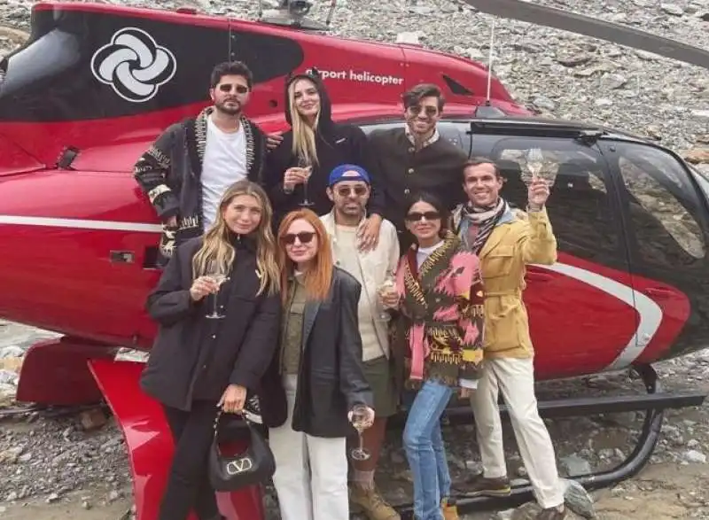 aperitivo chiara ferragni sul ghiacciaio  2