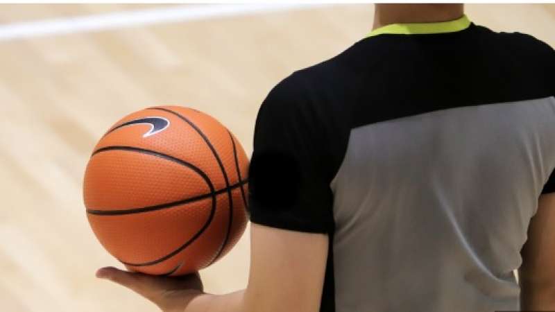 ARBITRO DONNA BASKET