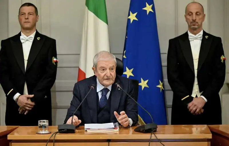 augusto barbera in conferenza stampa dopo l elezione a presidente della corte costituzionale   3