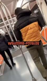 AUTISTA DELLA METRO DI ROMA PORTA I PASSEGGERI AL DEPOSTO