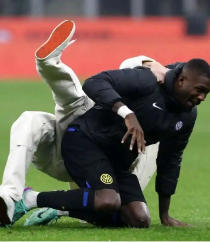 Benjamin Pavard e Marcus Thuram  