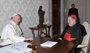 BERGOGLIO CON RAYMOND LEO BURKE