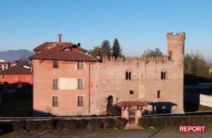 CASTELLO DI BURIASCO - INCHIESTA DI REPORT SUL QUADRO DI SGARBI