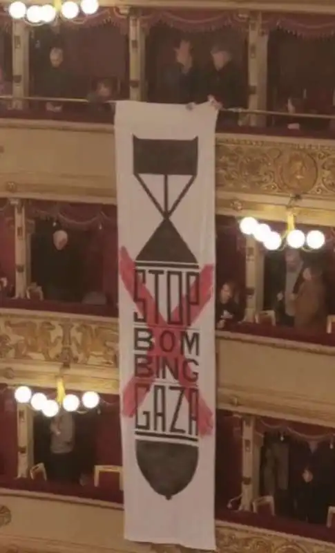 contestazione pro palestina alla scala di milano   1